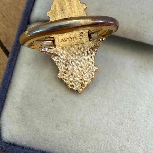 VtgAVON Black Enamel Gold Tone Statement Ring Victorian Art Deco Style Sz 8-8.5? - Picture 2 of 7